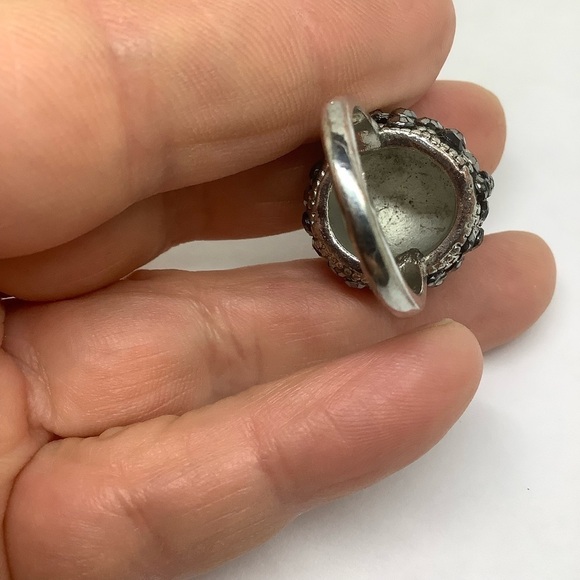 Silver tone Marcasite cocktail ring - Picture 5 of 5